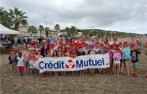 Les jeunes participants avaient tous coiffé la casquette rouge. 