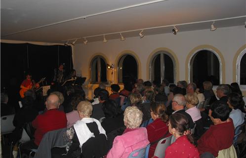 Salle comble pour écouter Boris Vian