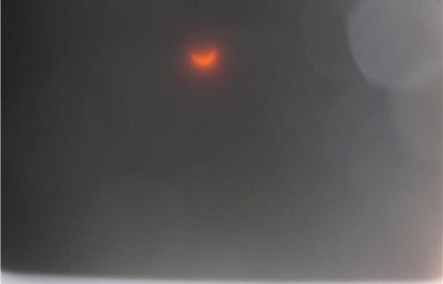 Durant quelques instants, les Ollioulais ont pu observer l'éclipse partielle du soleil
