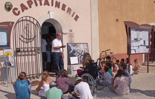 Les enfants avaient rendez-vous avec le capitaine du port