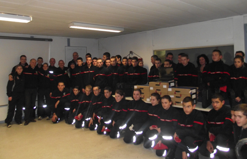 Les Jeunes sapeurs pompiers avec leurs encadrants, Ferdinand Bernhard, Muriel Canolle et le major Antomarchi.