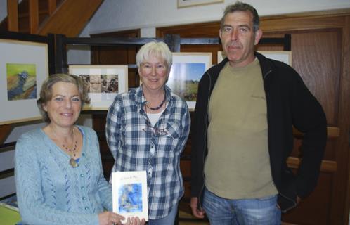 Elisabeth Tempier avec la nouvelle version de l'Encre de Mer, Beate Ketterl-Asch et Jean-Michel Céi