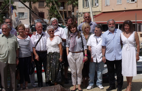 "Réunion de famille" autour de Jean-Michel Cousteau et de Ferdinand Bernhard, maire de Sanary. 