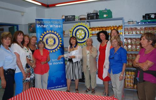 L'international Inner Wheel de Toulon-Sanary-Six-Fours et l'élue au domaine social.