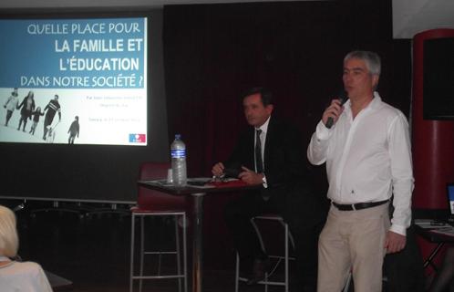 La section UMP de Sanary (ici Pierre Relave) a accueilli le député Jean-Sébastien Vialatte pour un "apéro-débat".