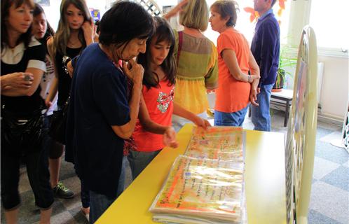 Les parents ont été surpris par les travaux réalisés par les élèves des classes environnement. 