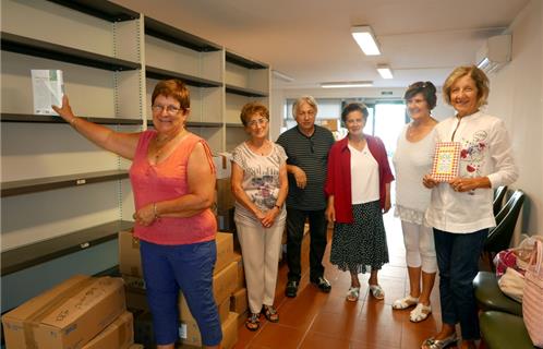 Autour de Monique Macia, adjointe à la Culture, Mme Berger, responsable de la bibliothèque municipale et de quelques bénévoles qui lui ont apporté une aide précieuse pour déménager plus de 10.000 livres