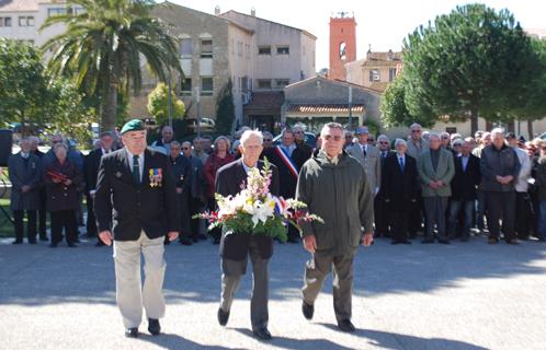 Gerbe déposée au nom du comité de coordination des associations patriotiques six-fournaises.