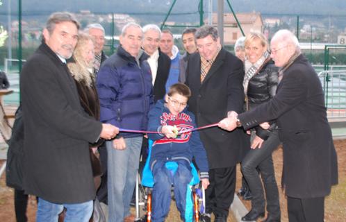 Une inauguration en présence du maire d'Ollioules, d'élus, de membres du TMO et du jeune Tom.