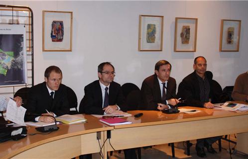 Le député-maire Jean-Sébastien Vialatte a ouvert cette réunion sur Natura 2000.
