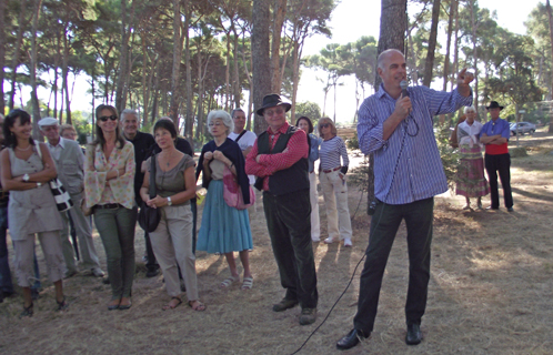 Ferdinand Bernhard, maire de Sanary et Raymond Canolle, président du Cercle de San-Nari ont inauguré la Fête du nom.