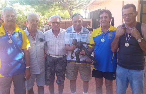 De gauche à droite Messieurs P. INNOCENTI et JP. SURIA (1/2 finaliste), P. FARESSE (l'organisateur), C. CAMPANA (Président) R. ROLLAND (Champion) et JC. QUERO (Vice champion).