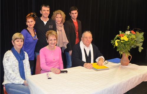 De gauche à droite assis : Anne-Marie Fouque, Dany Cayol, Daniel Houdayer. Debout : Marie-Laure Baronné, François Dorant, Marie-Eve Houdayer, Benjamin Lull.