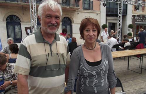 Michelle Baschièri-Theuriet et Jo Dechifre de "Passions d'auteurs" sont chaque mardi devant l'hôtel de ville.