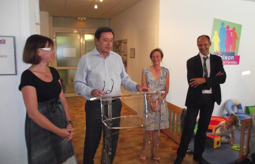 L'inauguration de la maison des familles s'est effectuée en présence du maire Jean-Sébastien Vialatte, Marion Nicolay (deuxième adjointe),Véronique Bellec (CAF) et Joseph Mulé (premier adjoint). 