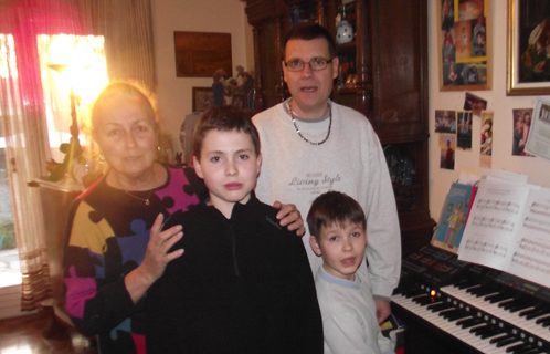 Jeannine et Roger avec deux élèves assidus et talentueux.