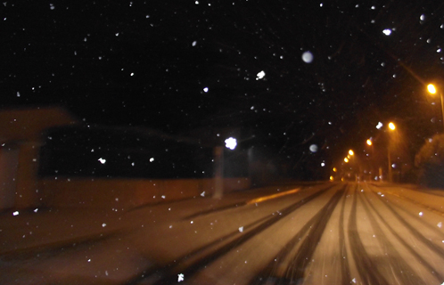 La neige est bien tombée, on ne rêve pas, ici sur l'avenue du Brusc.