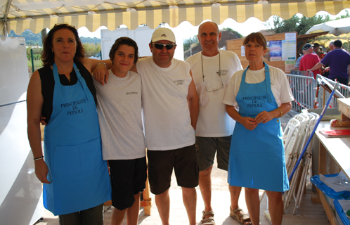 Jean-Luc Maille avec une petite partie de son équipe, Laurence, Rémy, Serge et Colette.