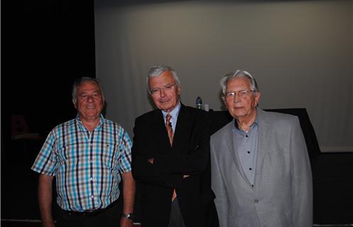Jean Lecomte, le président de VLC, Louis Beroud, le conférencier et Michel Lochot, le responsable de la section Conférences 