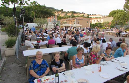 Le public était venu nombreux pour participer à cette sardinade