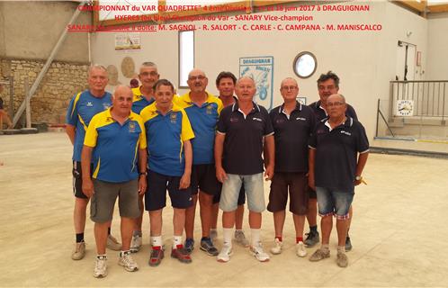 L'équipe de Sanary (en jaune et bleu) qui a concouru les 17 et 18 juin.