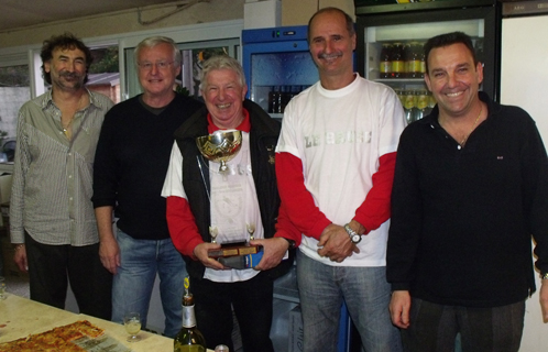 Simon Morsiani et Bruno Golé aux côtés des vainqueurs du challenge, Jean-Yves Burel, Guy Faridoni et Alfred Marchetti 