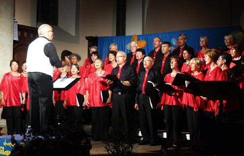 Le choeur Ililanga dirigé par François Peyras s'est produit à l'Eglise de Chavanay (Loire).