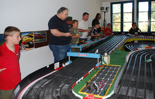 Après-midi des plus festive pour le circuit slot racing 83.