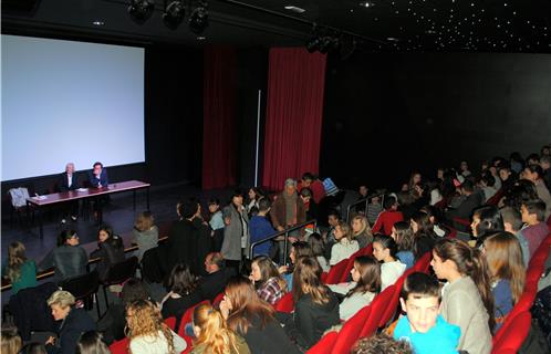 Auditorium plein au collège Reynier