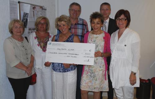 Le Crédit Agricole a remis un chèque de 500 euros à l'équipe de Sekolin.