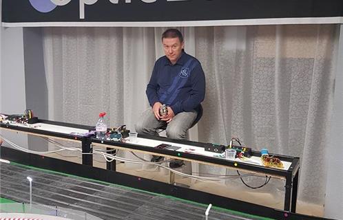 Le président de Circuit Slot Racing 83 François Pecquery pendant son long défi.