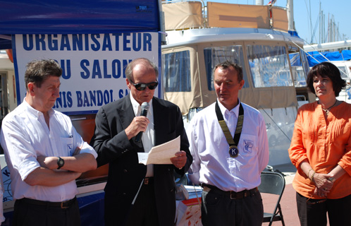 Inauguration du salon en présence du maire Christian Palix.
