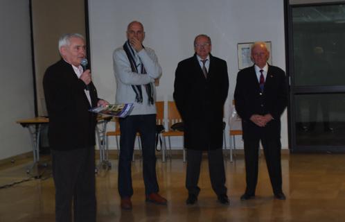 Le chef de protocole du Lions club entouré de Ferdinand Bernhard, Christian Palix et Jean-Claude Guillamot.
