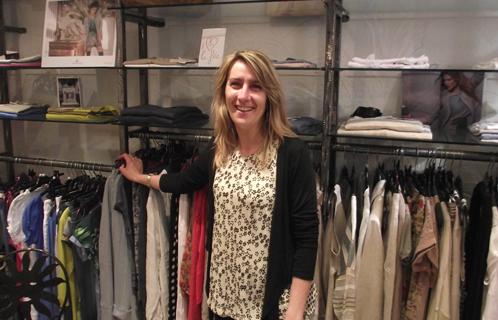 Virginie Fanet à la tête de la boutique Caractère.