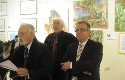Alex Géraudie, président des Imagiers, Jacques Salles, secrétaire et Jean-Michel Huguet, premier adjoint au Maire (à droite) à l’heure des allocutions.