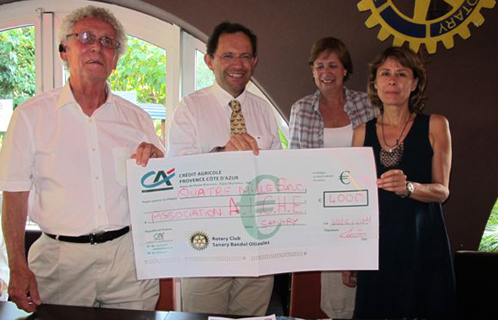 Jeudi soir le Rotary club a remis un chèque de 4.000€ à l'A.L.C.H.E