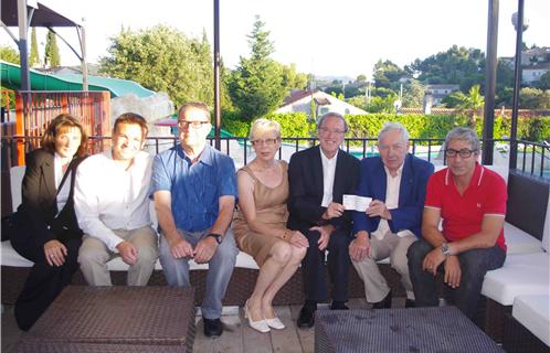 Remise du chèque de 1000 Euros par les présidents du Rotary et du Haricot Magique