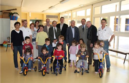 Ces tricycles et cette trottinettes sont un vrai bonheur pour les petits de la maternelle Reynier.