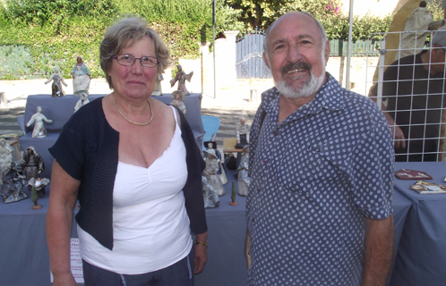 Georges Dalmas et Anne Marie Jaboulet qui pratique la cuisson raku.