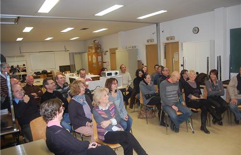 Beaucoup de monde pour féliciter les deux auteures distinguées au Guilvinec