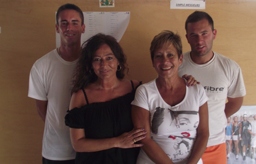 Des sociétaires mobilisés tout le tournoi parmi la dizaine qui se relaiera. Ici Loïc, Sylvain, Stéphanie et la juge-arbitre  Armelle Foulquier.