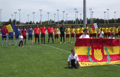Les Six-fournais ont ouvert ce tournoi international face aux Roumains.