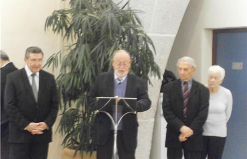 Georges Macia, président des Amis d’Ollioules, présente ses vœux au maire d’Ollioules.