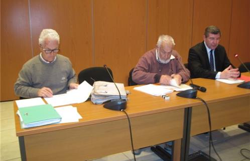 De droite à gauche, Robert Bénéventi, Maire d’Ollioules, Alain David, président des Amis de l’Olivier et Alain Arditi, secrétaire