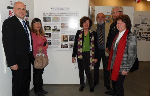 On retrouve sur la photo Henri et Simone Bruno avec  Stefan Schlaterrer (maire Emmendingen), Guenet Wibel  (ancien député Européen) et Susanne Kreiner (office du tourisme d’Emmendingen).