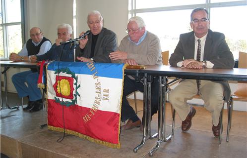 Au centre Joseph Flick, président de l'association, à sa gauche Alain Caillet, Conseiller Général du Var, à sa droite Antonin Bodino, délégué aux Anciens Combattants.
