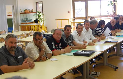 Gérard Bergero (cinquième en partant de la gauche) était heureux d'accueillir ses collègues. 
