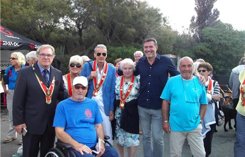 Le président Michel Spitzer à gauche, le président de Six-Fours Handisport Jean-Louis Boilot et Gilles Granguillotes, le président de l'association Embiez sport et manifestations.