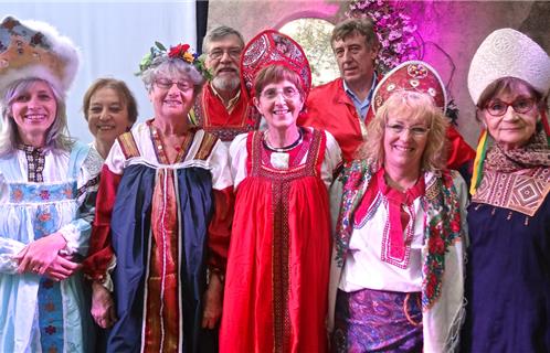 Lecteurs et lectrices de Matriochka en costumes russes