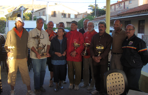 Finalistes et vainqueurs réunis au bar le Rivage.